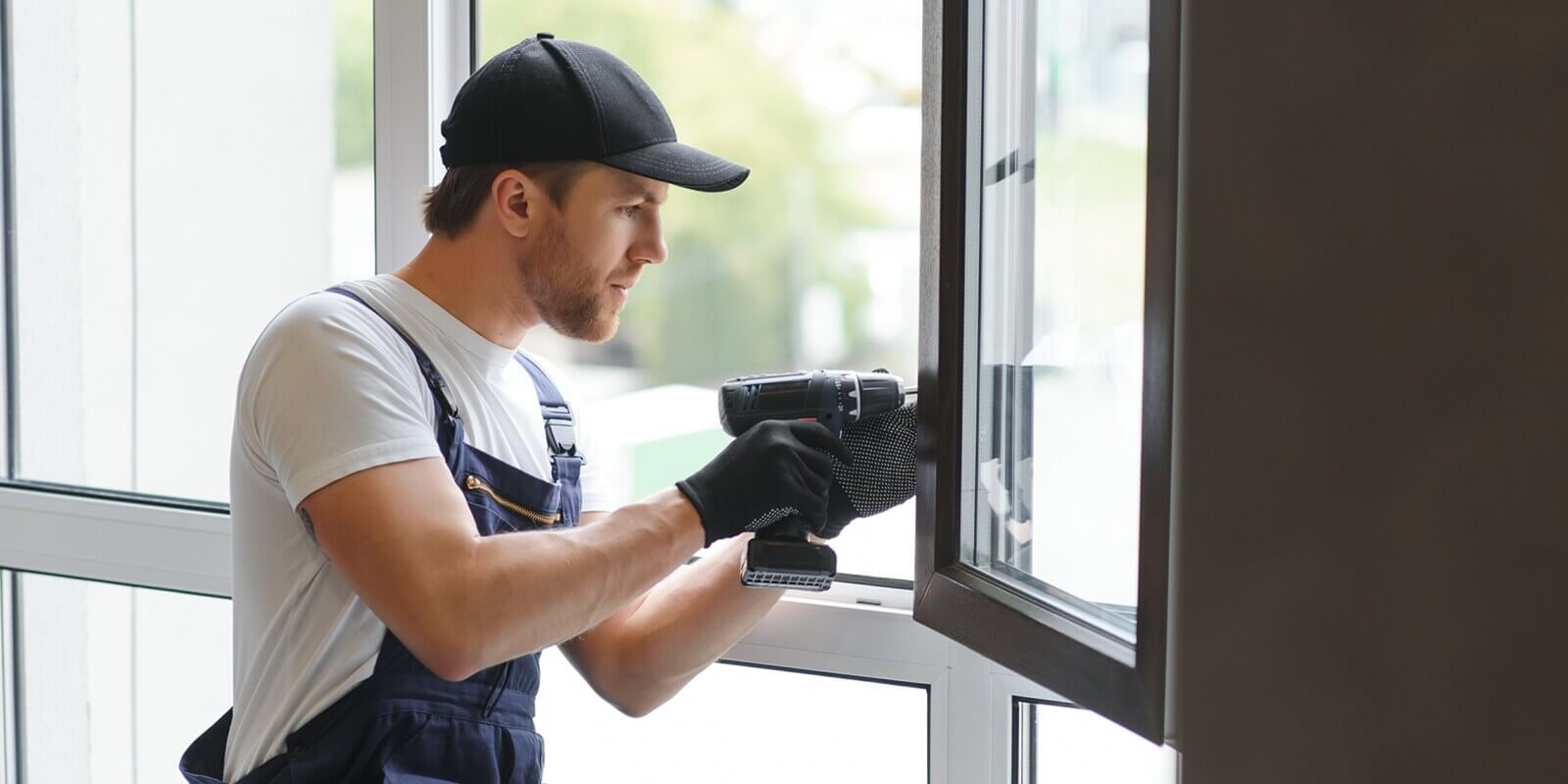 window installation contractor replacing windows on Northern VA home